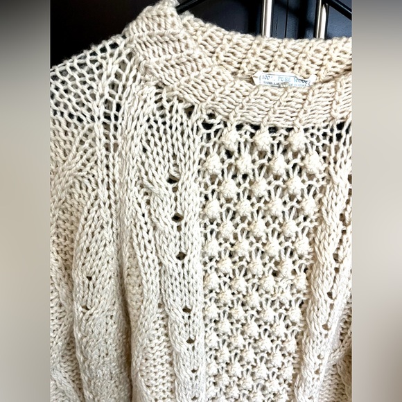 Hand knit 💯 Italian Wool Cable Crewneck Sweater Ivory size L Unisex Vintage - Picture 12 of 15